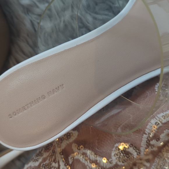 Something navy shoes - Picture 2 of 3